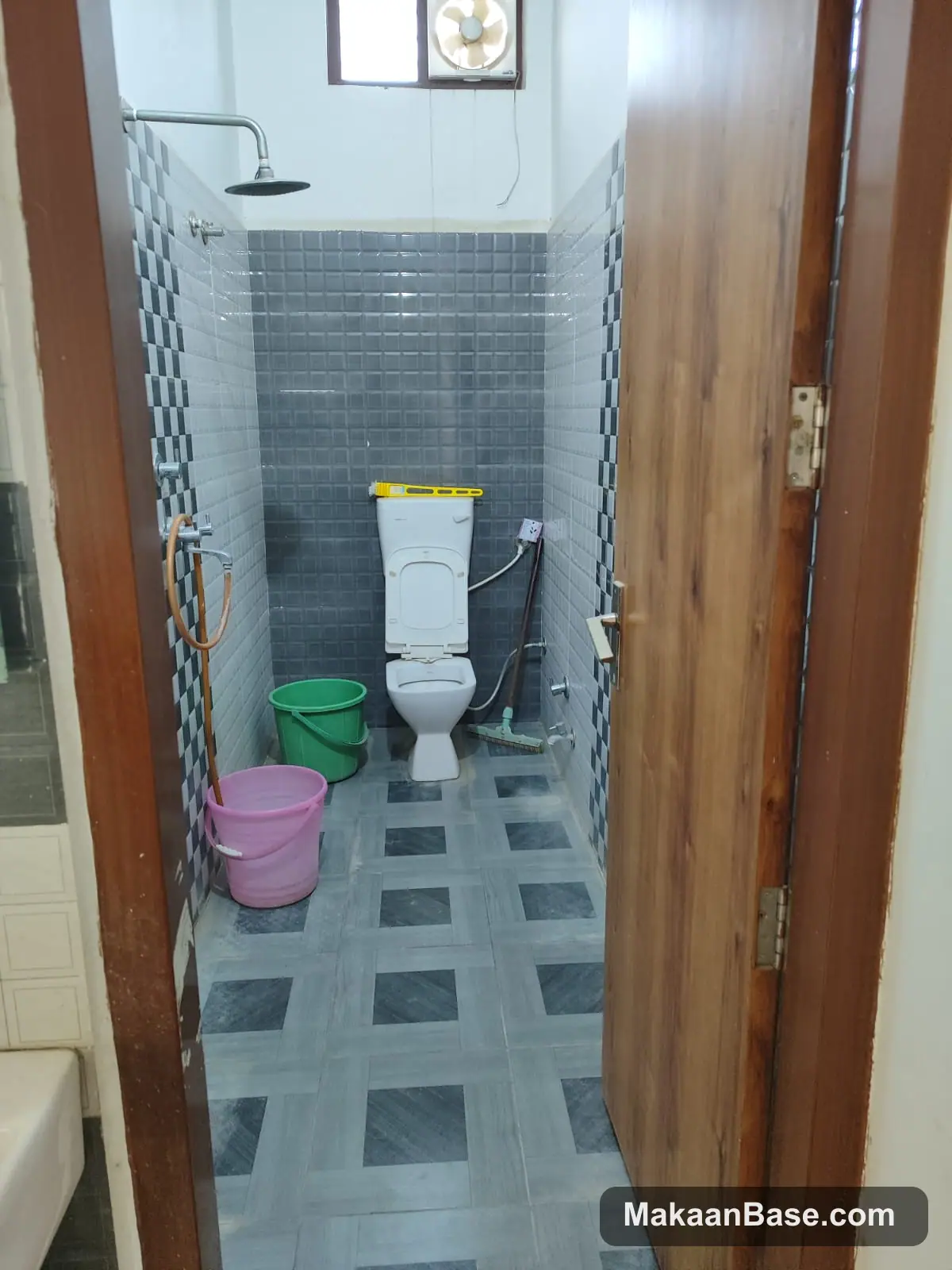 House for Rent in Goyal estates colony view 3