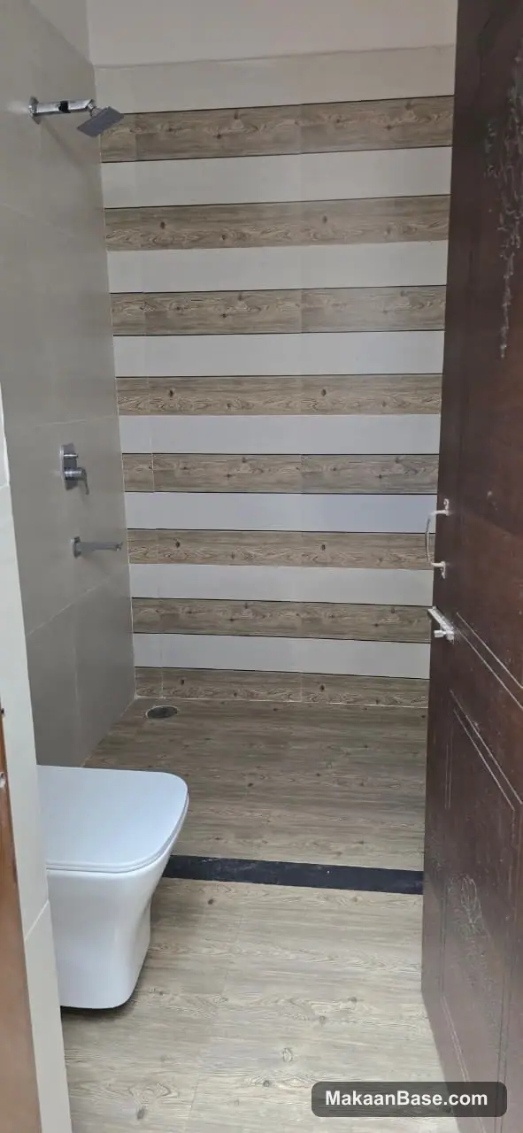 House for Rent in Silver palm colony view 4